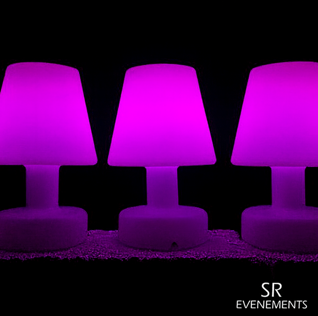 octobre-rose-lampe-table