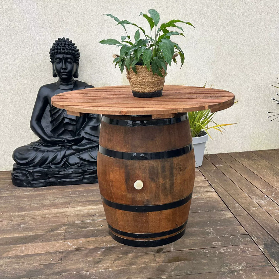 tonneau-mange_debout