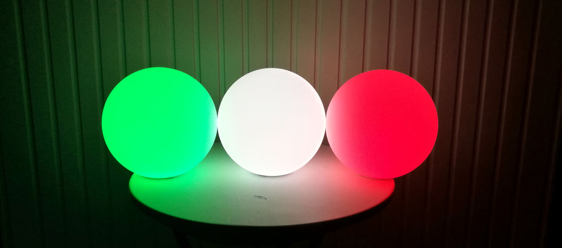 Boule lumineuse LED changement couleurs